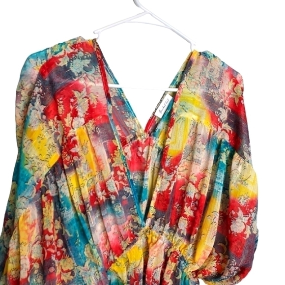 BUCKET LIST WOMENS COLORFUL TOP SIZE MEDIUM - Picture 2 of 6